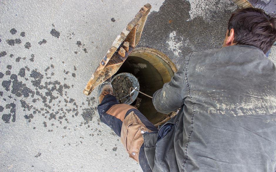 déboucher une canalisation d'eaux usées Paris 1