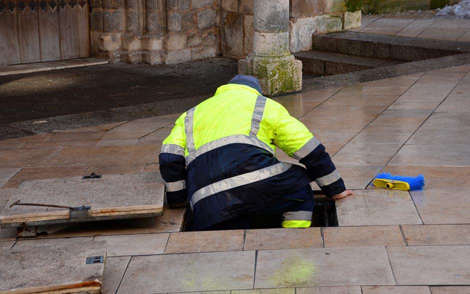 déboucher une canalisation d'eaux usées Paris 1